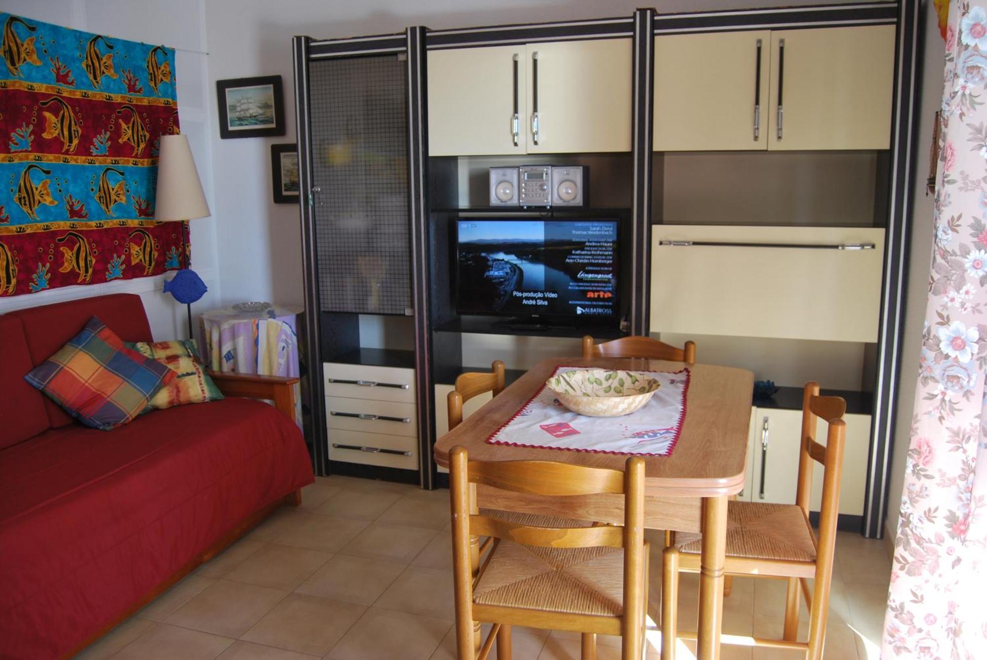 At Ocean View Monte Gordo